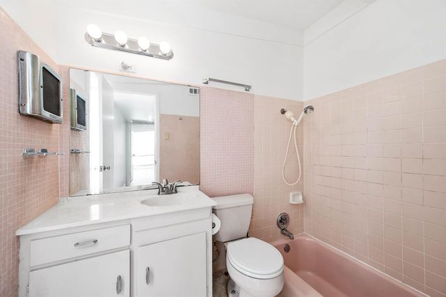 5220 Memorial Drive 5220, Houston, TX 77007