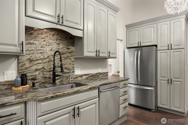 2305 NW Oakcrest Drive, Issaquah, WA 98027