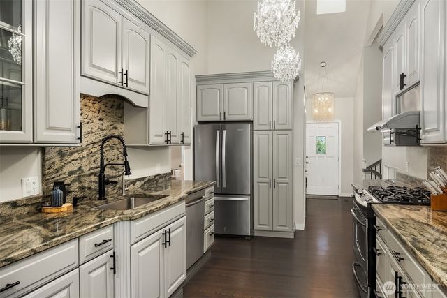 2305 NW Oakcrest Drive, Issaquah, WA 98027