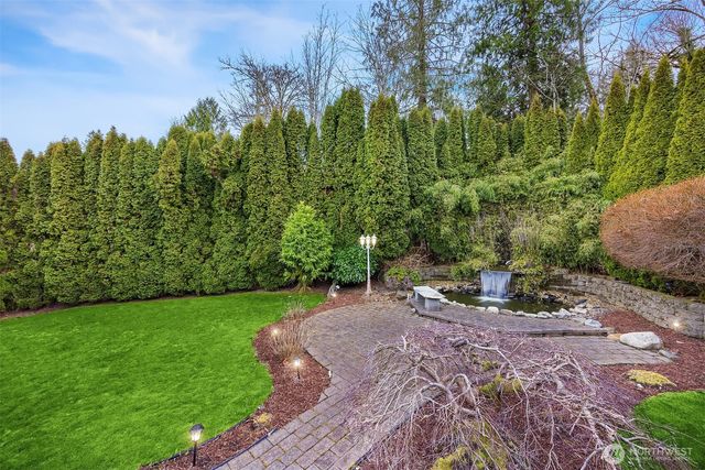 2305 NW Oakcrest Drive, Issaquah, WA 98027