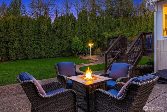 2305 NW Oakcrest Drive, Issaquah, WA 98027