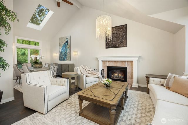 2305 NW Oakcrest Drive, Issaquah, WA 98027