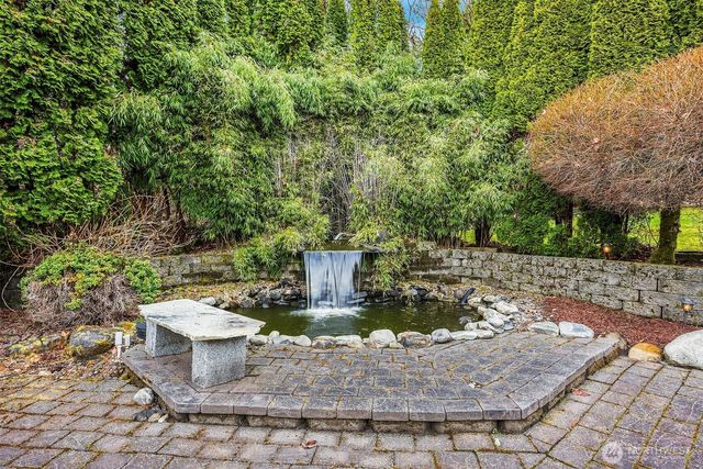 2305 NW Oakcrest Drive, Issaquah, WA 98027