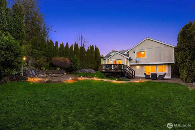 2305 NW Oakcrest Drive, Issaquah, WA 98027