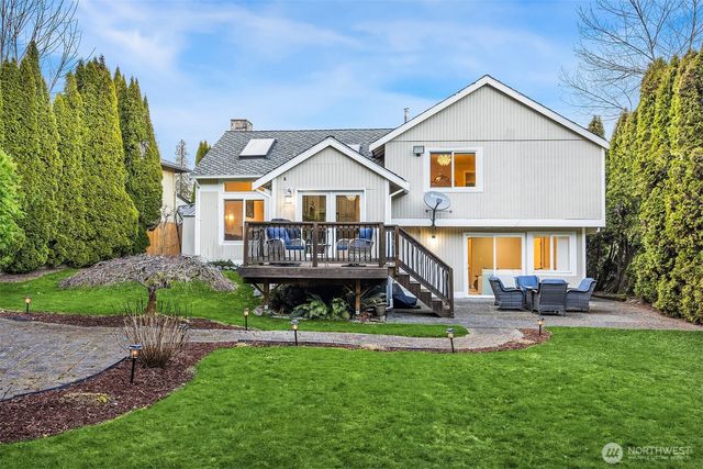 2305 NW Oakcrest Drive, Issaquah, WA 98027