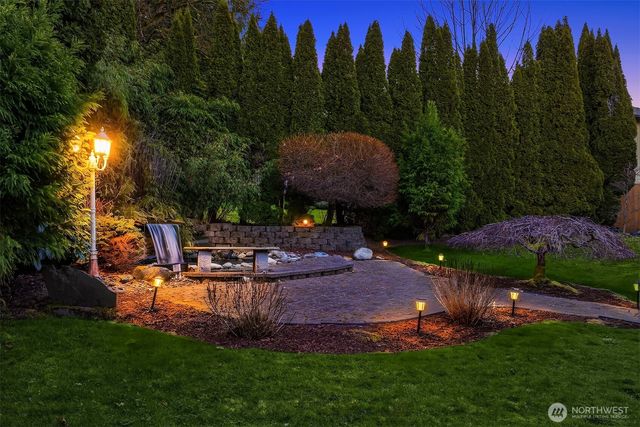 2305 NW Oakcrest Drive, Issaquah, WA 98027