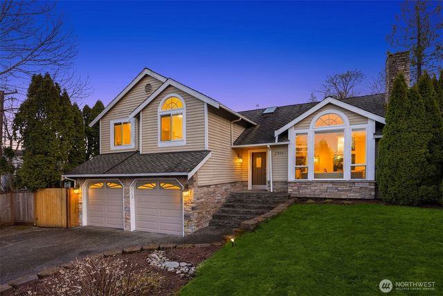 2305 NW Oakcrest Drive, Issaquah, WA 98027