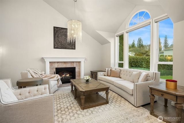 2305 NW Oakcrest Drive, Issaquah, WA 98027