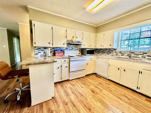 506 North Pine, Woodville, TX 75979