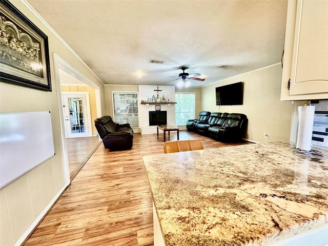 506 North Pine, Woodville, TX 75979