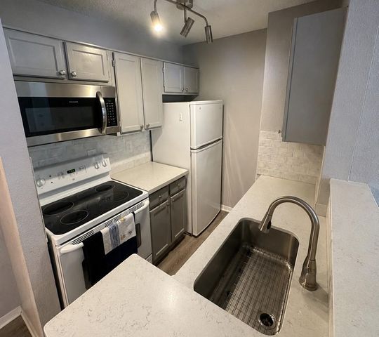 2121 Hepburn Street 810, Houston, TX 77054