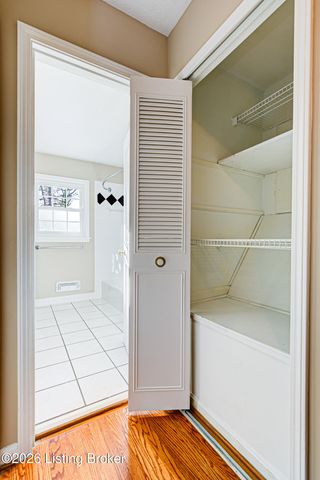 9412 Tiverton Way, Louisville, KY 40242