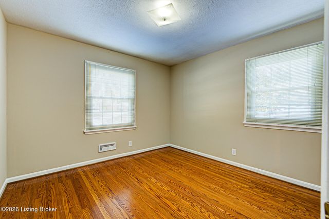 9412 Tiverton Way, Louisville, KY 40242