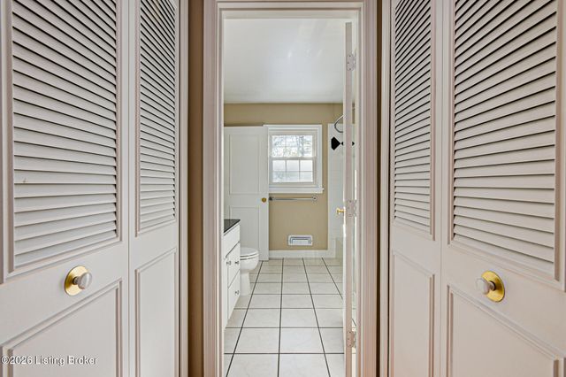 9412 Tiverton Way, Louisville, KY 40242