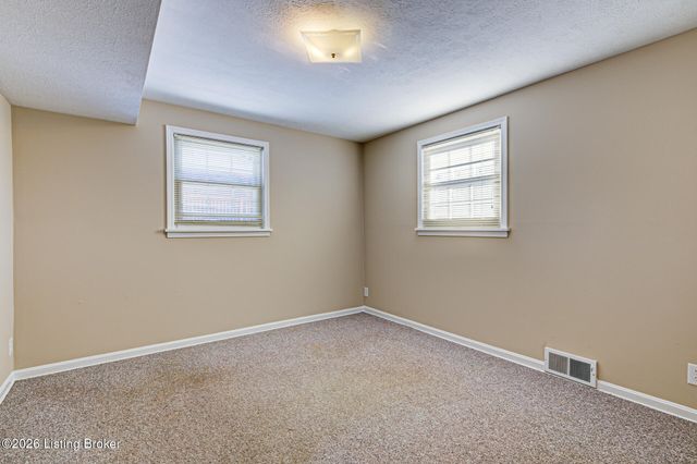 9412 Tiverton Way, Louisville, KY 40242