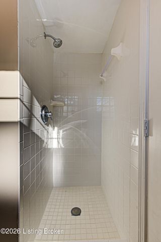 9412 Tiverton Way, Louisville, KY 40242