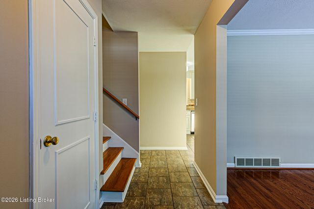 9412 Tiverton Way, Louisville, KY 40242