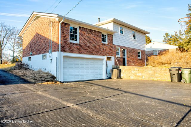 9412 Tiverton Way, Louisville, KY 40242