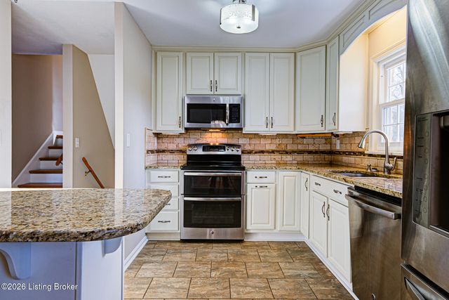 9412 Tiverton Way, Louisville, KY 40242