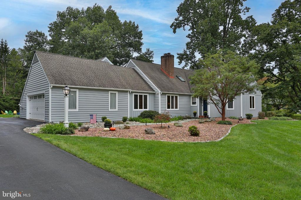 50 FOREST DR, DOYLESTOWN, PA 18901 — exterior