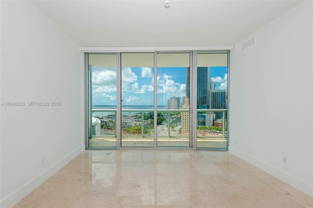 888 Biscayne Boulevard 2002, Miami, FL 33132