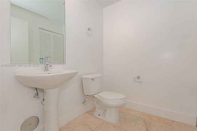 888 Biscayne Boulevard 2002, Miami, FL 33132