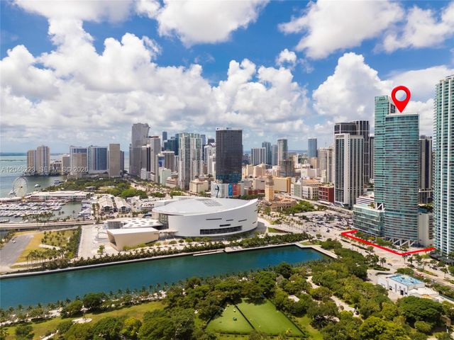 888 Biscayne Boulevard 2002, Miami, FL 33132