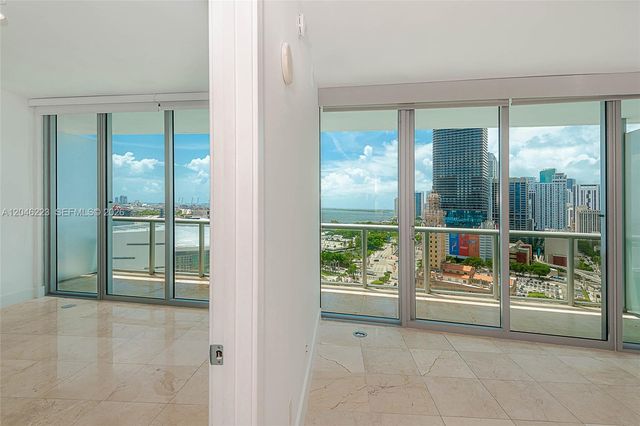 888 Biscayne Boulevard 2002, Miami, FL 33132