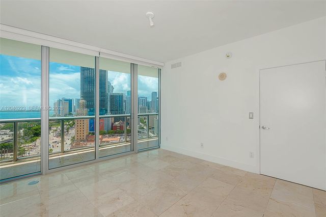 888 Biscayne Boulevard 2002, Miami, FL 33132