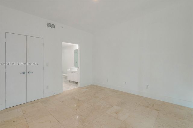888 Biscayne Boulevard 2002, Miami, FL 33132