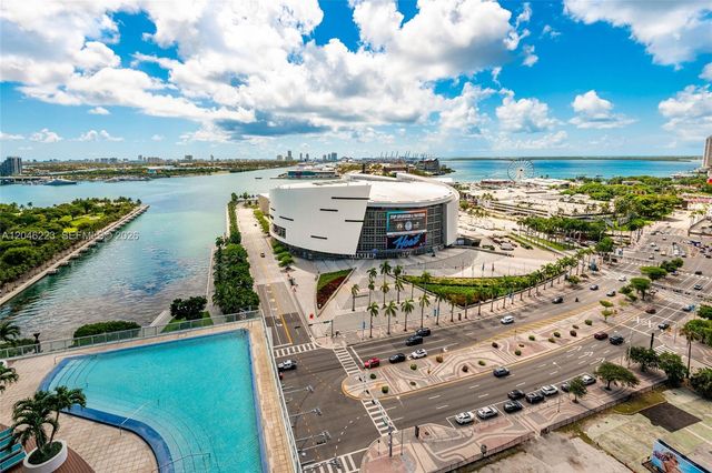 888 Biscayne Boulevard 2002, Miami, FL 33132