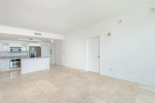 888 Biscayne Boulevard 2002, Miami, FL 33132