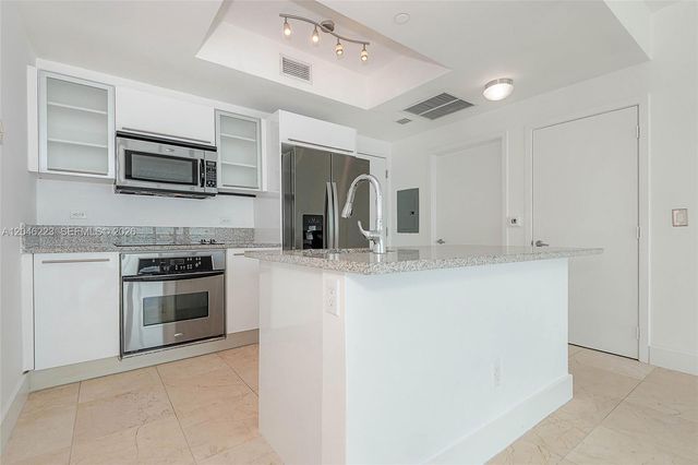 888 Biscayne Boulevard 2002, Miami, FL 33132