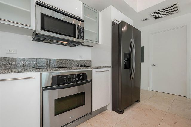 888 Biscayne Boulevard 2002, Miami, FL 33132
