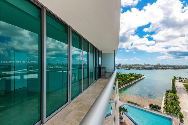 888 Biscayne Boulevard 2002, Miami, FL 33132
