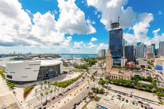 888 Biscayne Boulevard 2002, Miami, FL 33132