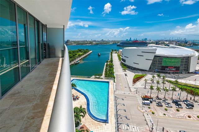 888 Biscayne Boulevard 2002, Miami, FL 33132
