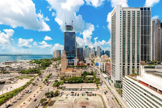 888 Biscayne Boulevard 2002, Miami, FL 33132