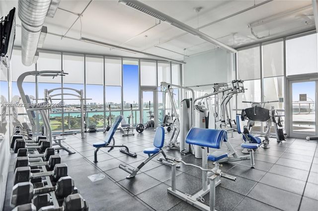 888 Biscayne Boulevard 2002, Miami, FL 33132