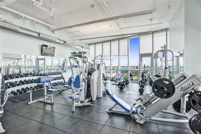 888 Biscayne Boulevard 2002, Miami, FL 33132