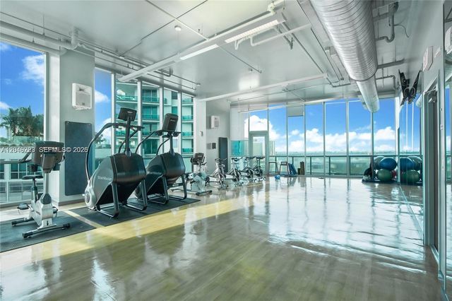 888 Biscayne Boulevard 2002, Miami, FL 33132