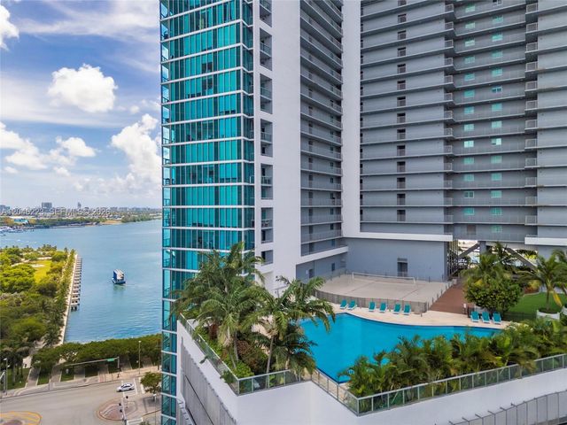888 Biscayne Boulevard 2002, Miami, FL 33132