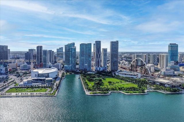 888 Biscayne Boulevard 2002, Miami, FL 33132