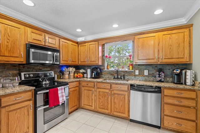 126 Bloomington Drive, Dalton, GA 30721