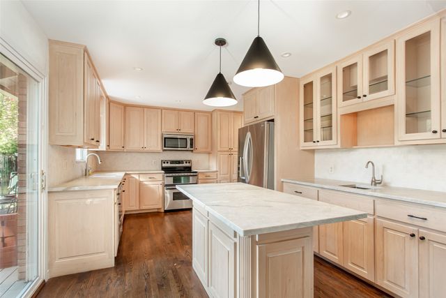 6737 Lakefair Circle, Dallas, TX 75214