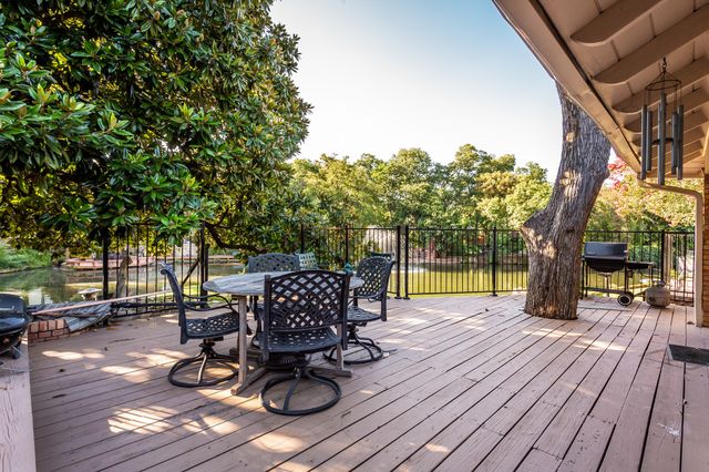 6737 Lakefair Circle, Dallas, TX 75214