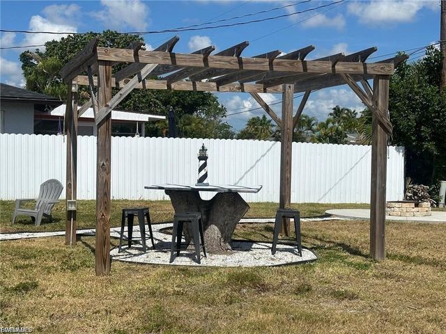 723 Sabur CT, Cape Coral, FL 33904