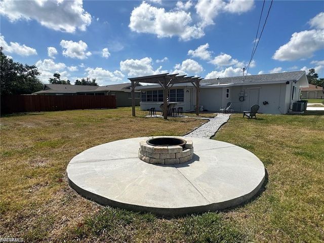 723 Sabur CT, Cape Coral, FL 33904
