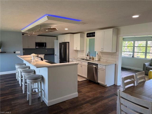 723 Sabur CT, Cape Coral, FL 33904