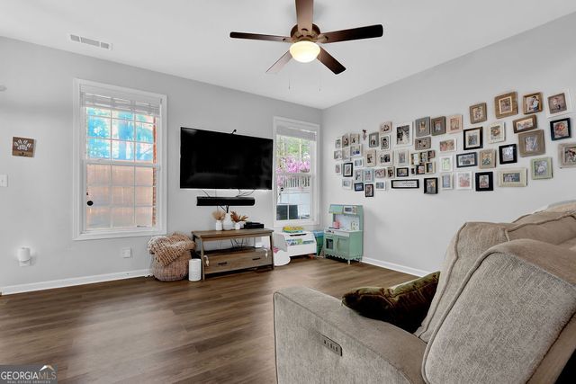 1090 Treymont Lane, Lawrenceville, GA 30045